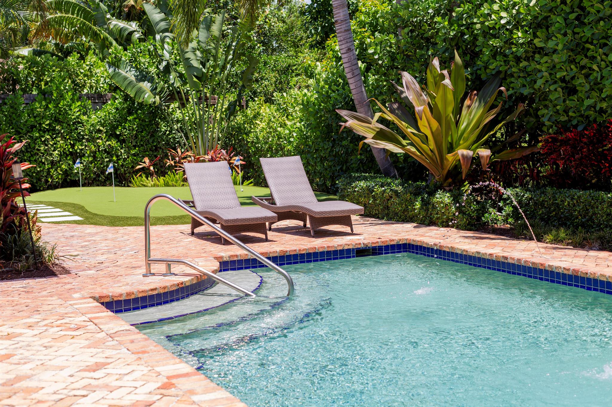 ESTATES MANGO DE PARIS - Residential