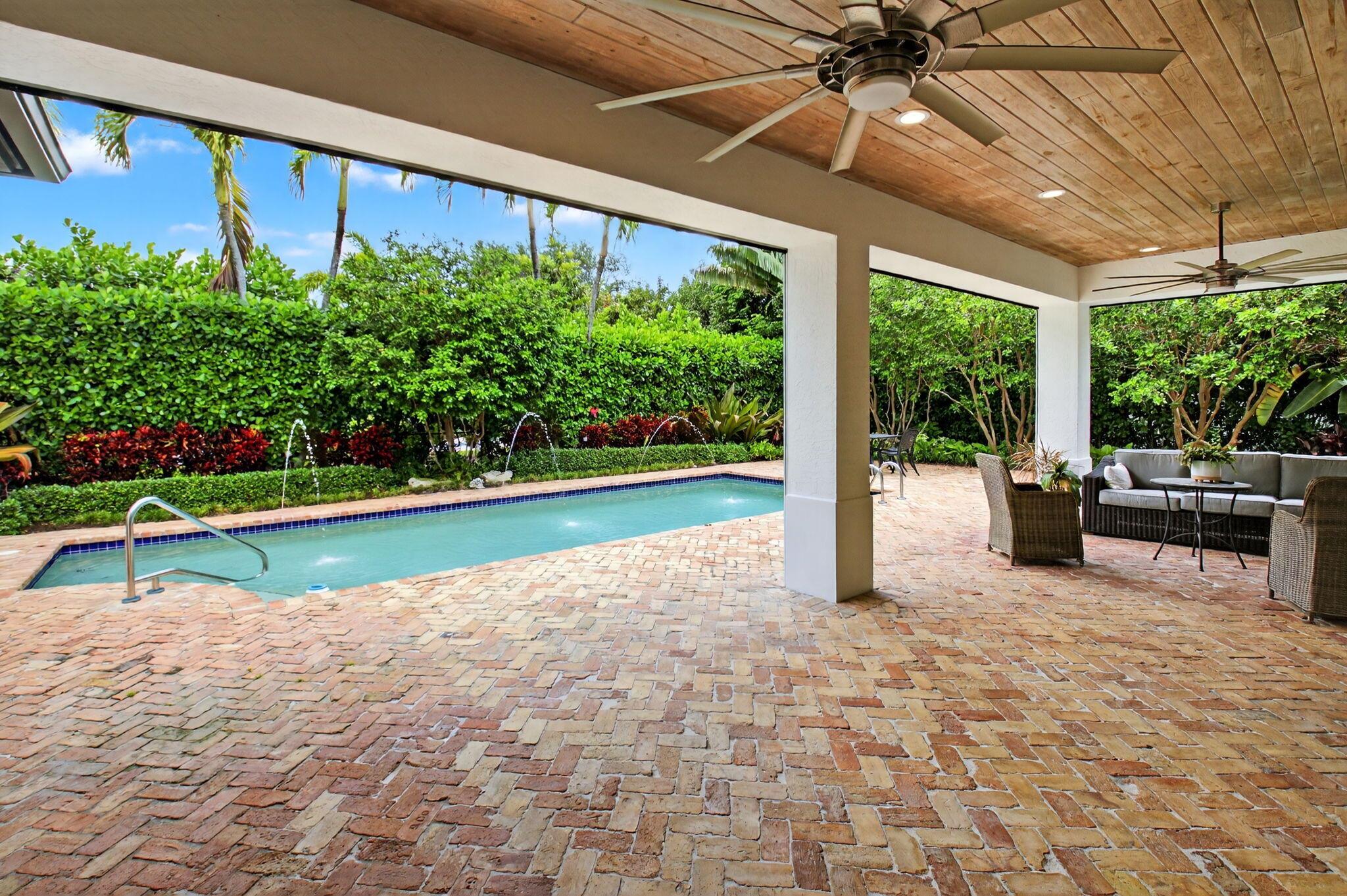 ESTATES MANGO DE PARIS - Residential