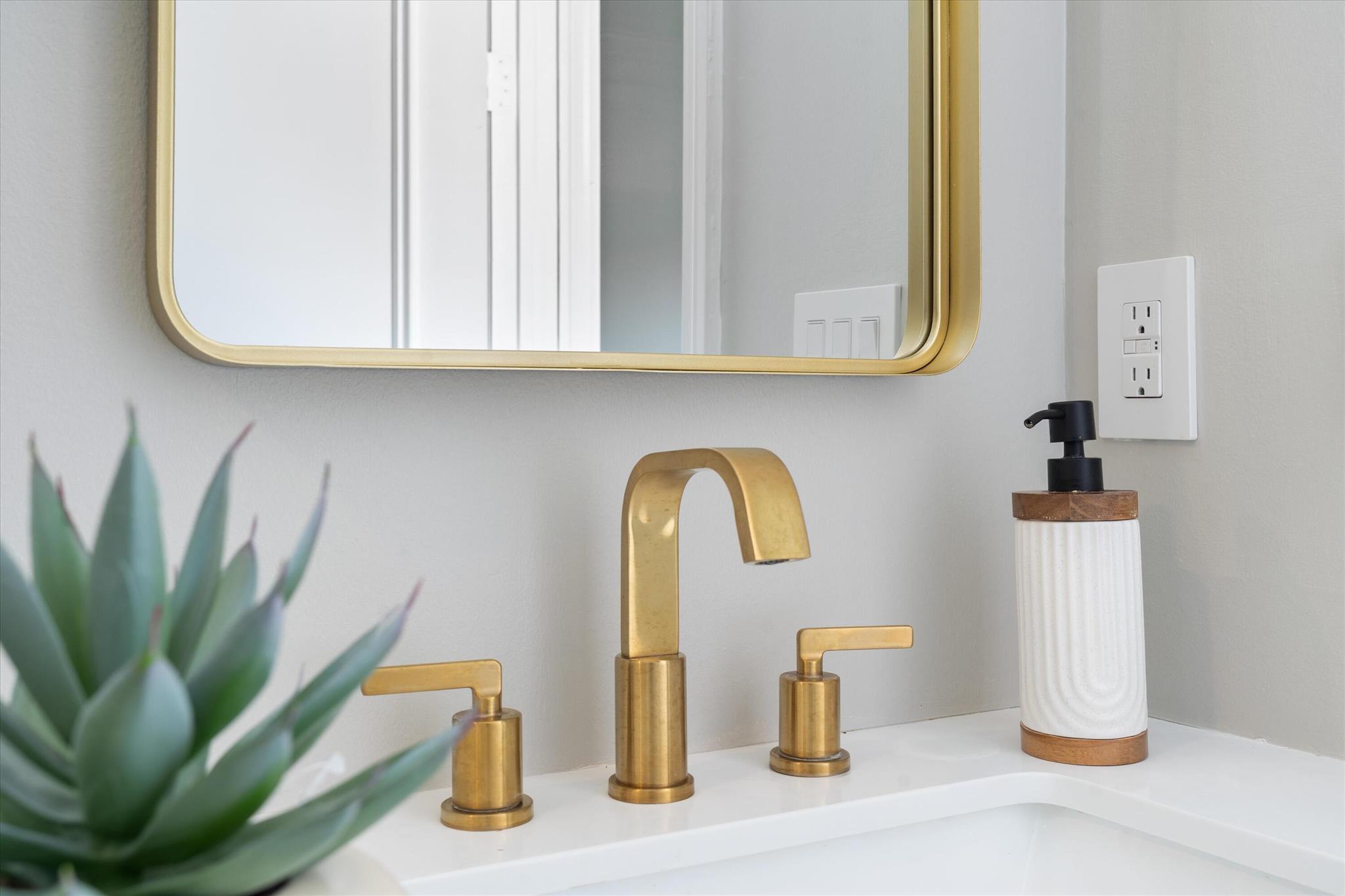 ESTATES MANGO DE PARIS - Residential