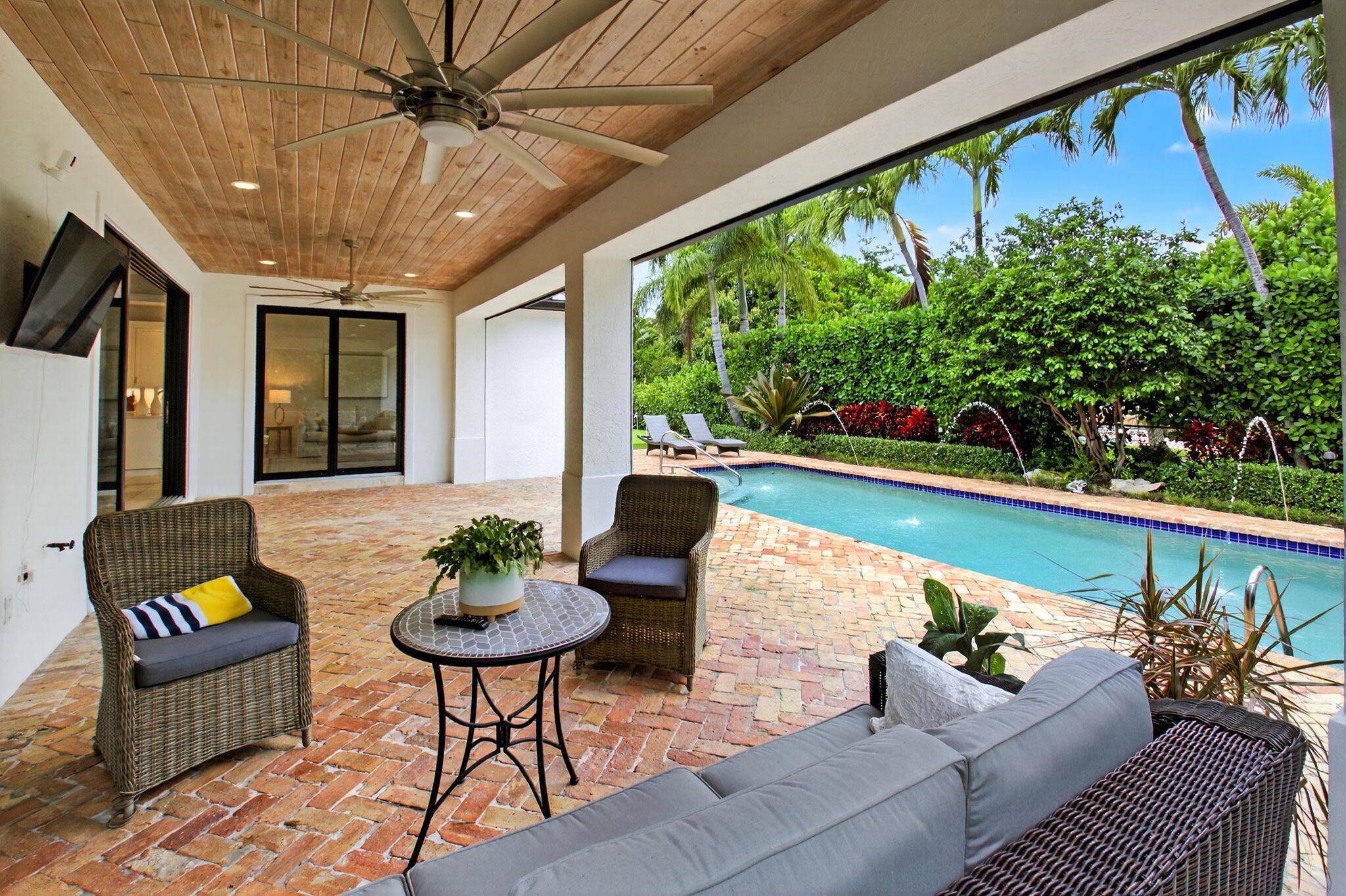 ESTATES MANGO DE PARIS - Residential