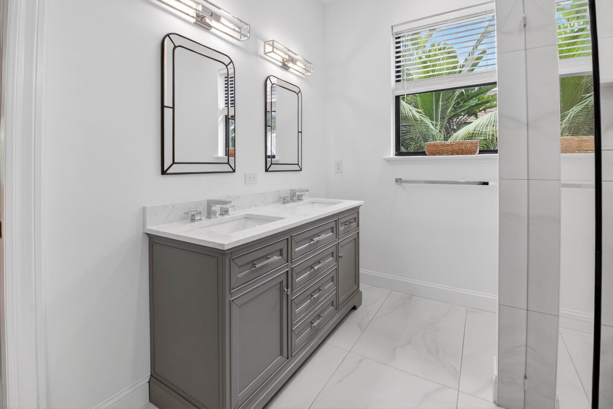 ESTATES MANGO DE PARIS - Residential