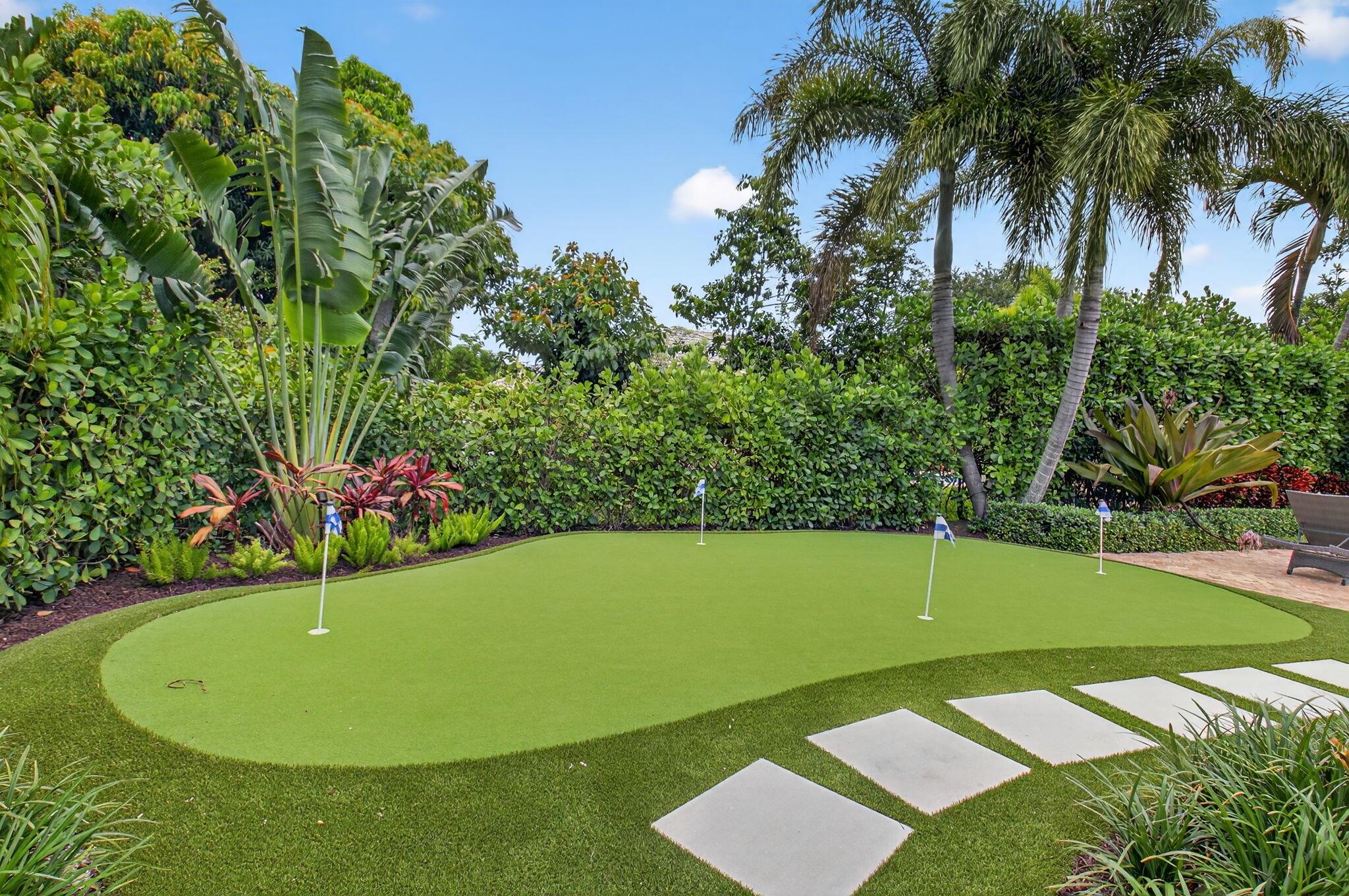 ESTATES MANGO DE PARIS - Residential