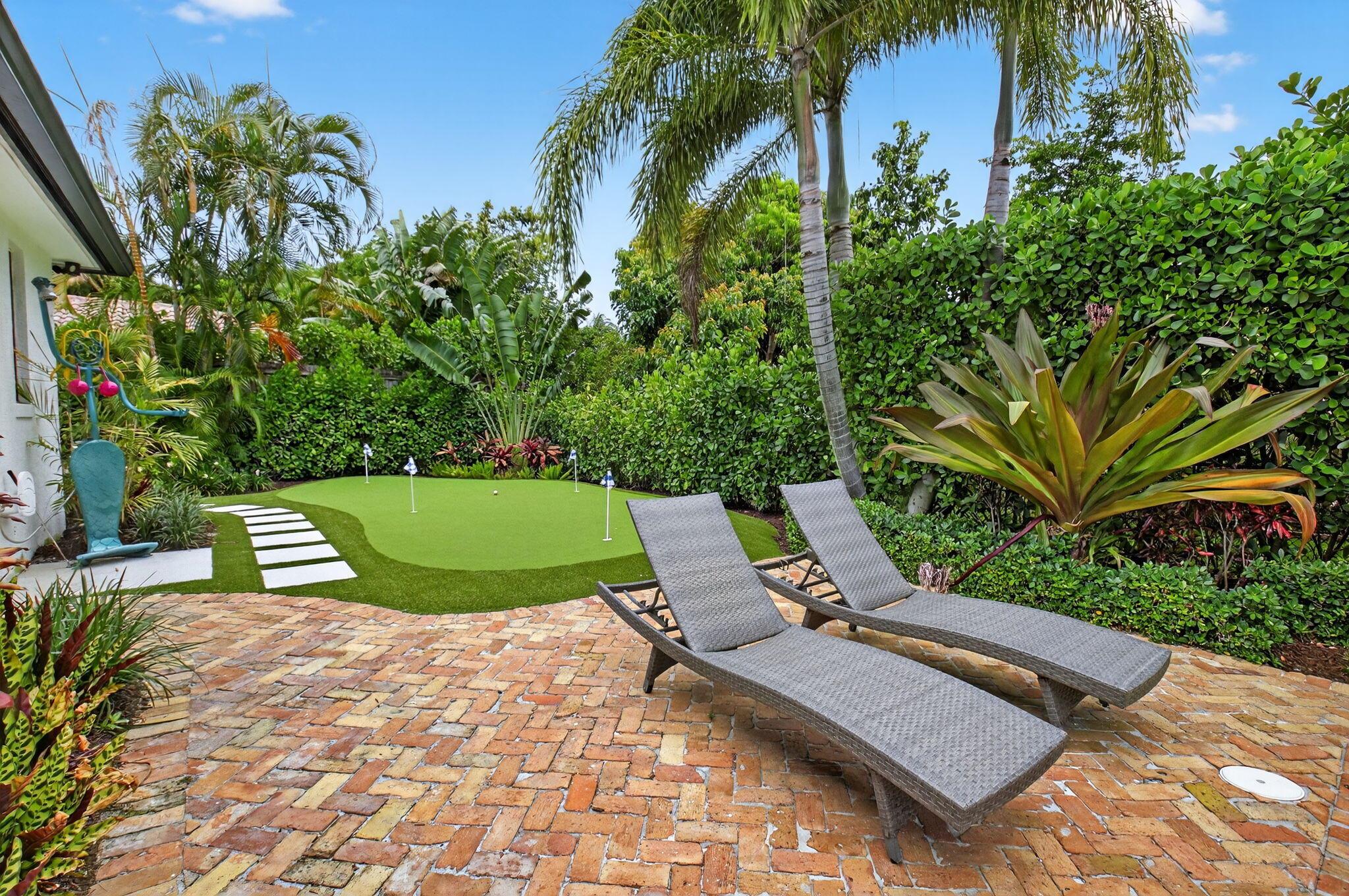 ESTATES MANGO DE PARIS - Residential