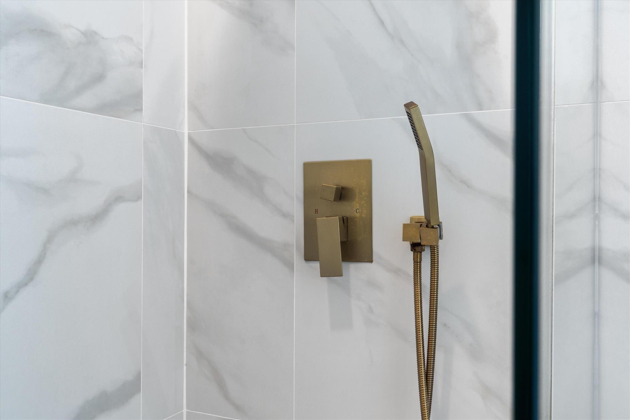 ESTATES MANGO DE PARIS - Residential