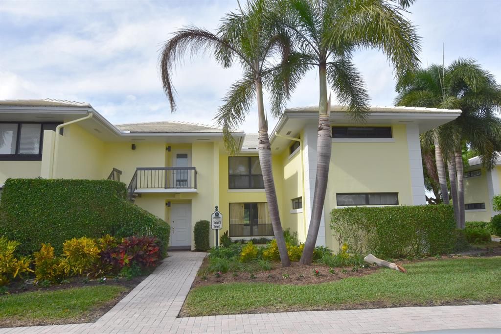 Photo of 3661 Quail Ridge Drive Dr S #Bobwhite B, Boynton Beach, FL 33436 (MLS # R10759559)