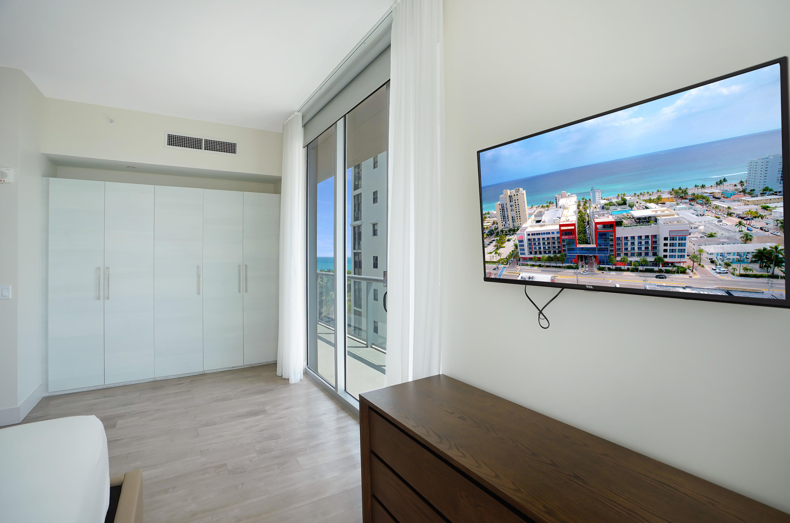 COSTA HOLLYWOOD CONDO - Residential