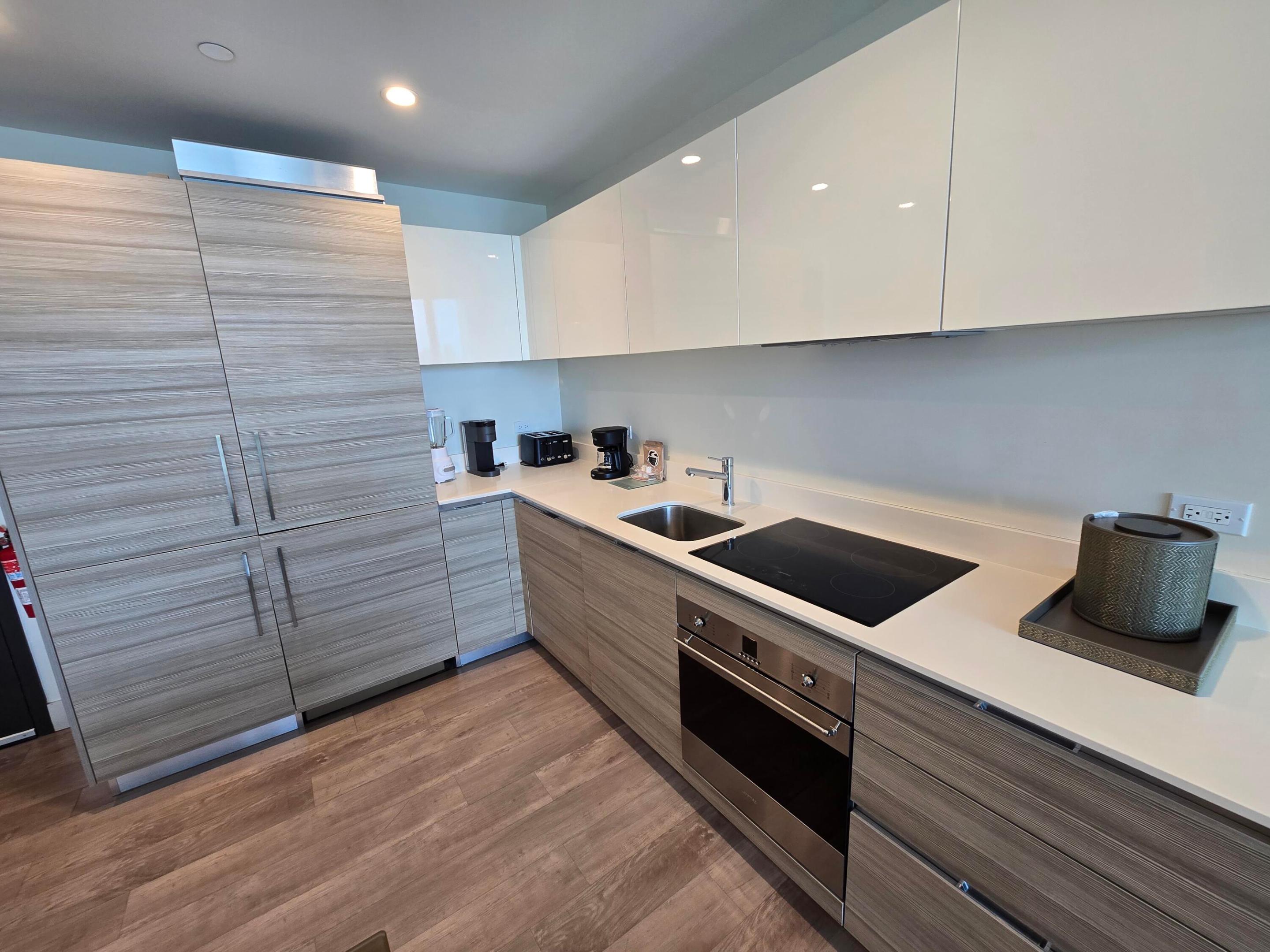 COSTA HOLLYWOOD CONDO - Residential