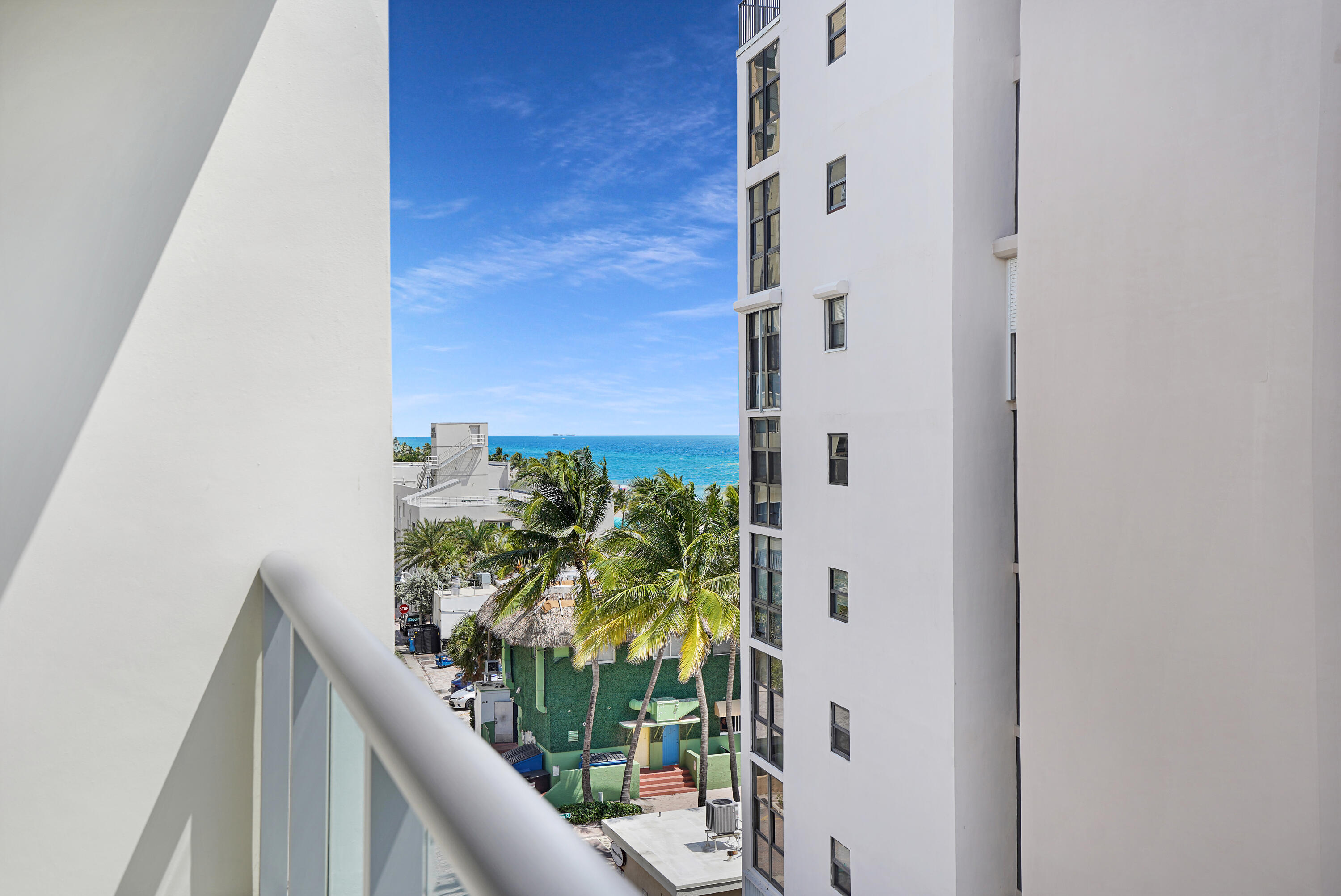 COSTA HOLLYWOOD CONDO - Residential