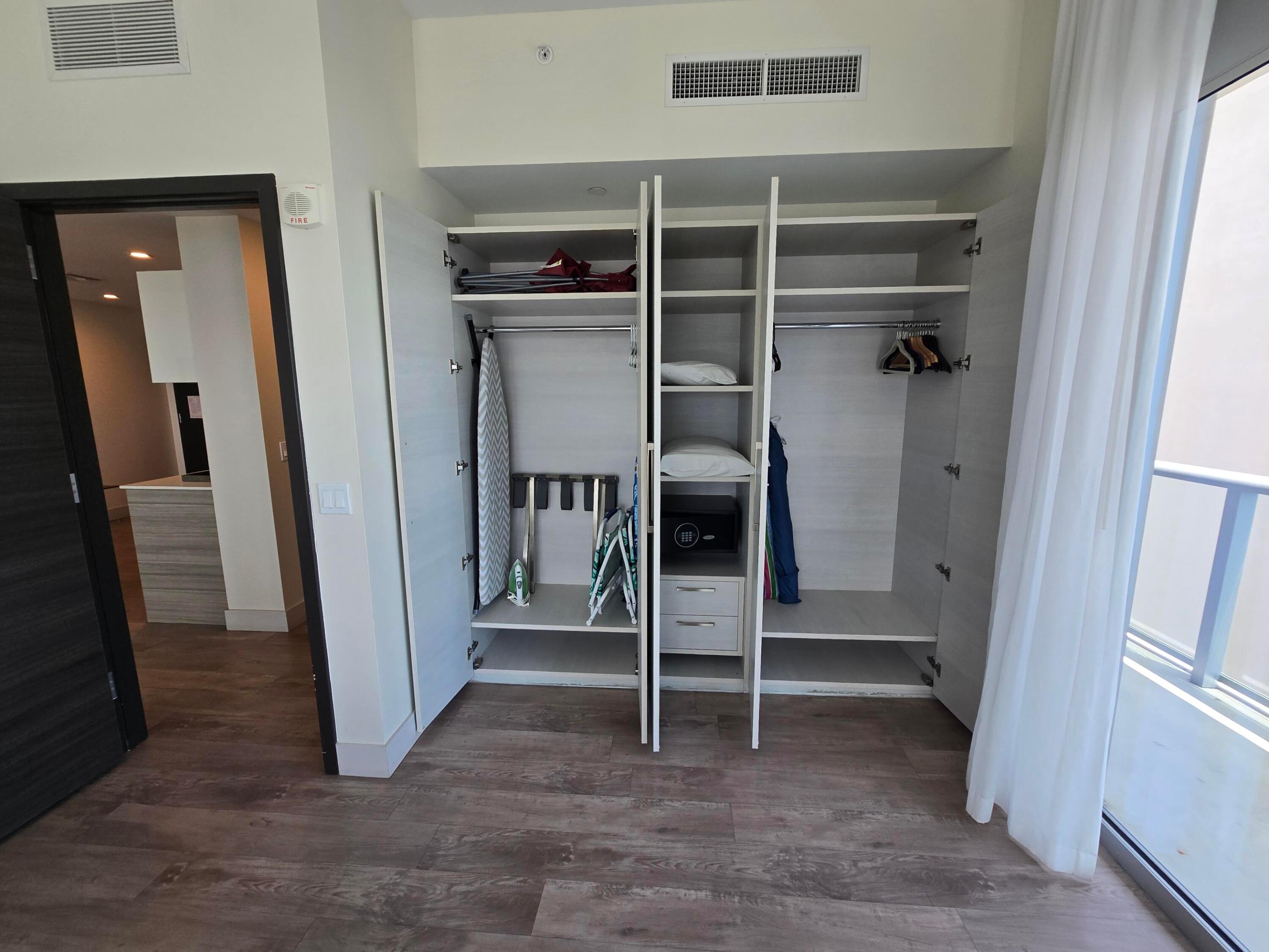 COSTA HOLLYWOOD CONDO - Residential