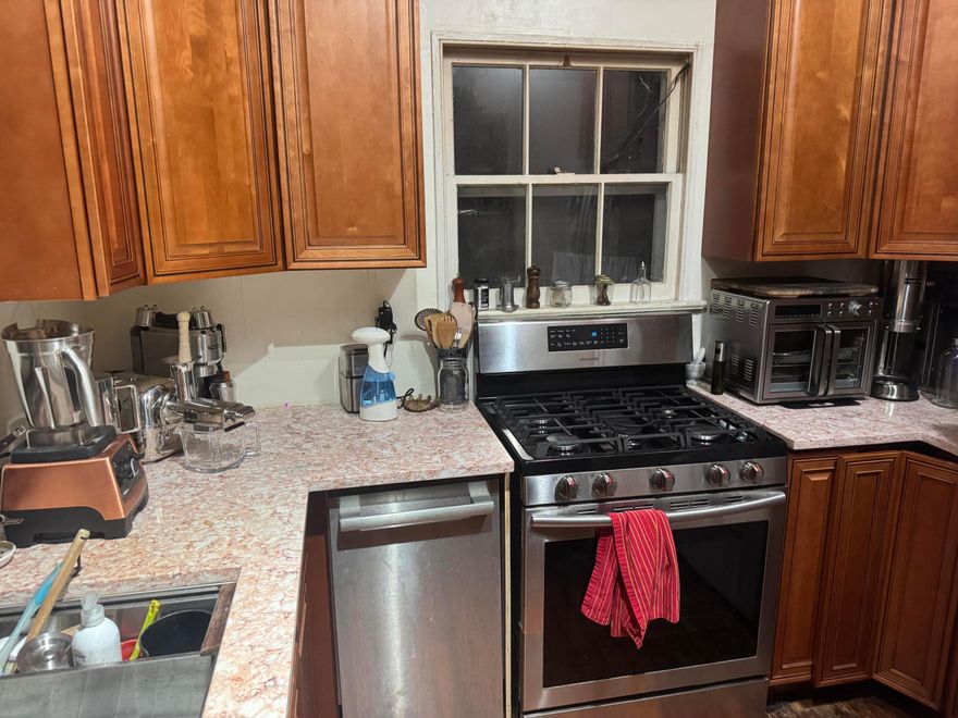 Downtown 2 bedroom/1 bath home in the middle of Flagler Village. Updated kitchen. Great investment.  Flexible zoning. Could be office and/or home.  Make additions or develop something new. 6375 sq ft lot.  Coming Soon.