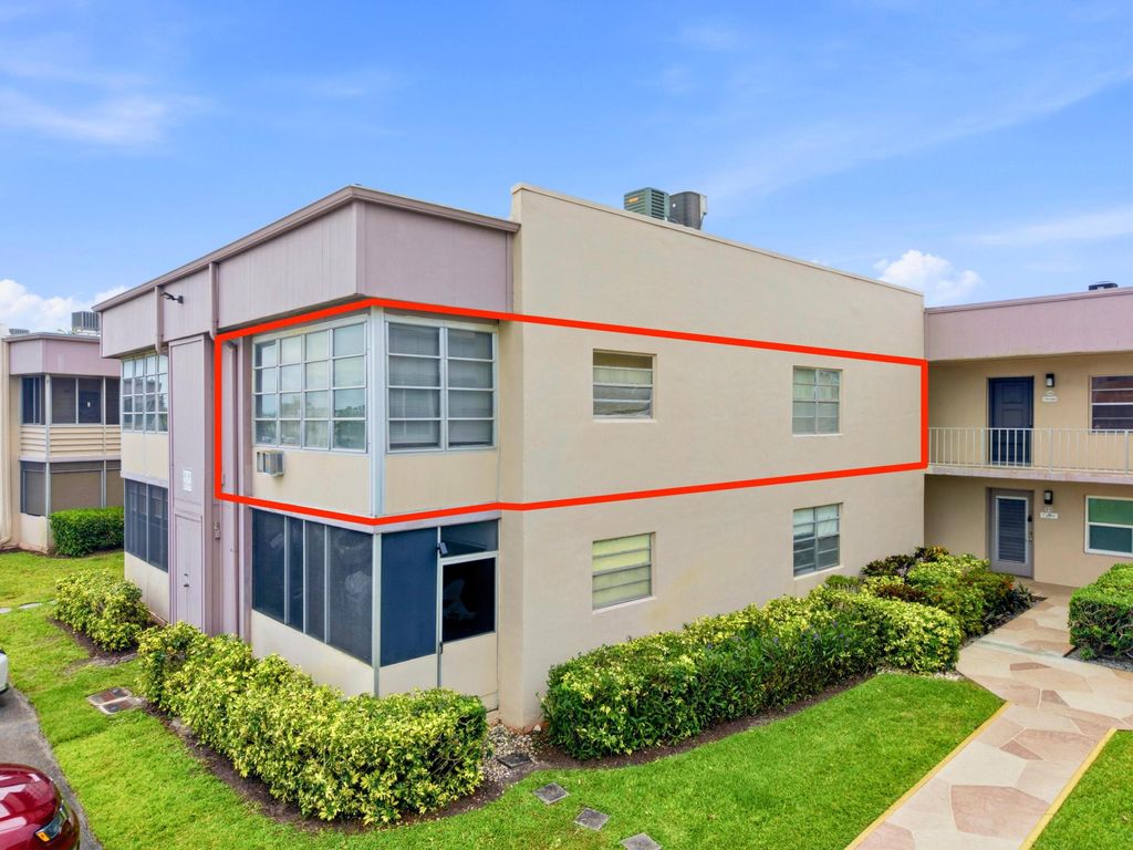 Photo of 801 Flanders Q Dr, Delray Beach, FL 33484 (MLS # B26020888)