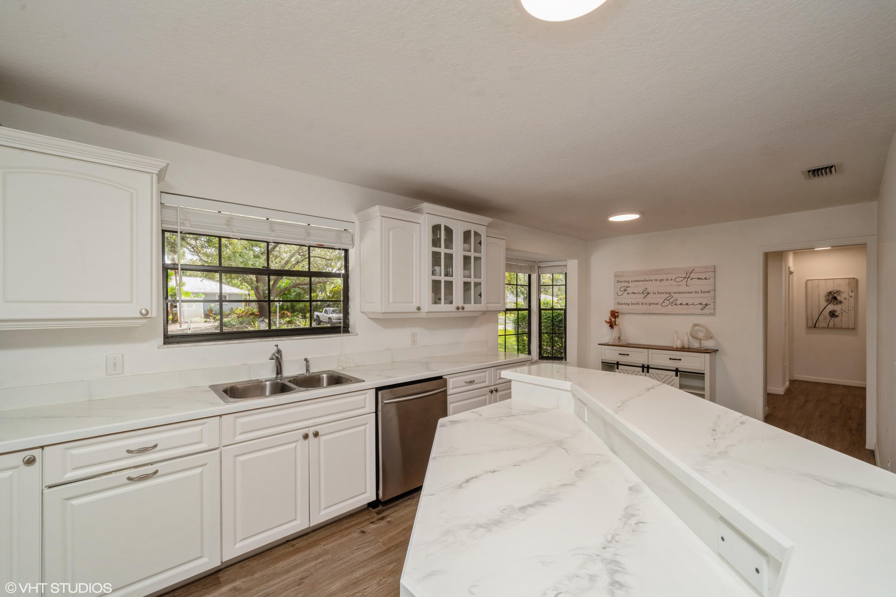 PINECREST SUB UNIT 1 - Residential