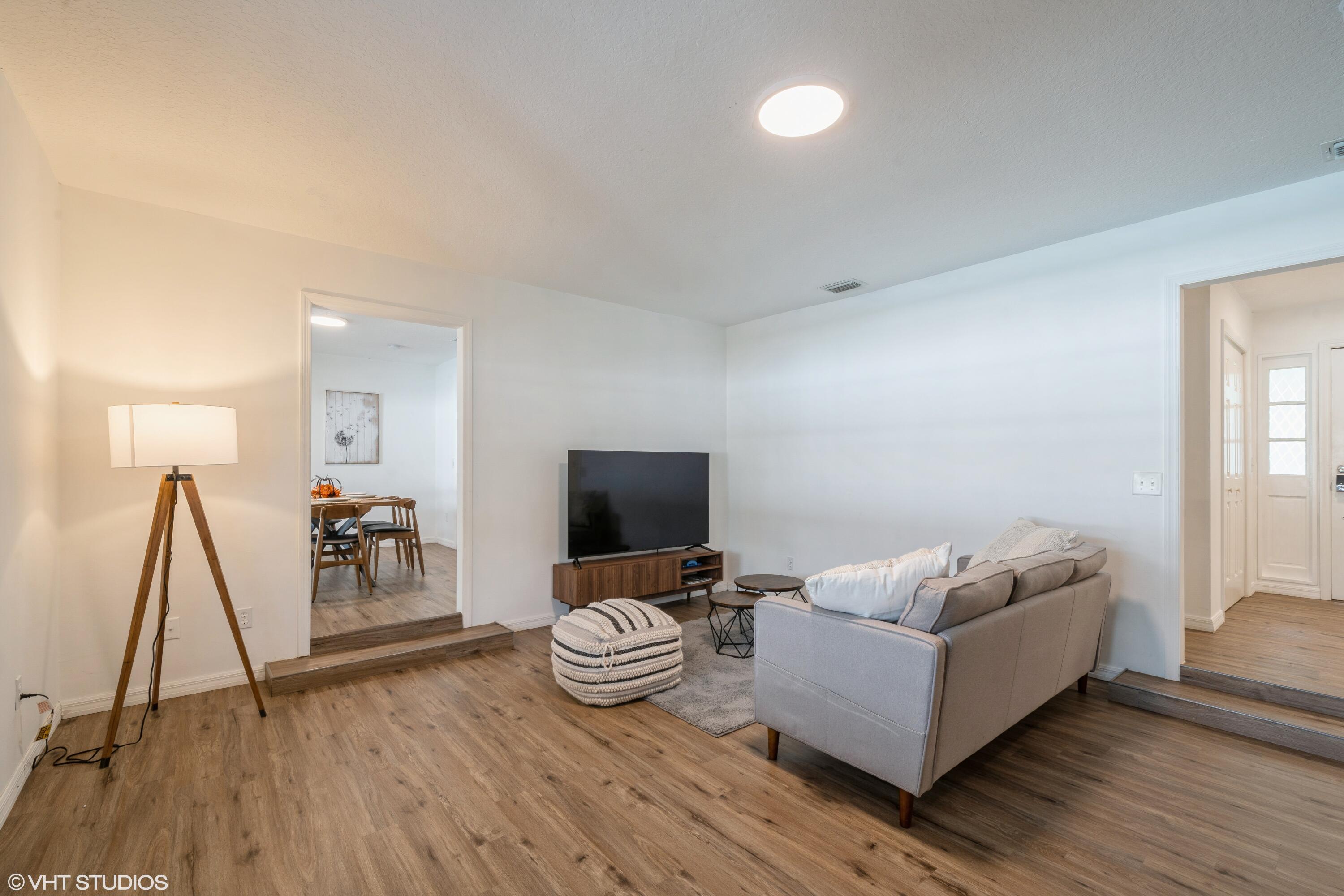 PINECREST SUB UNIT 1 - Residential