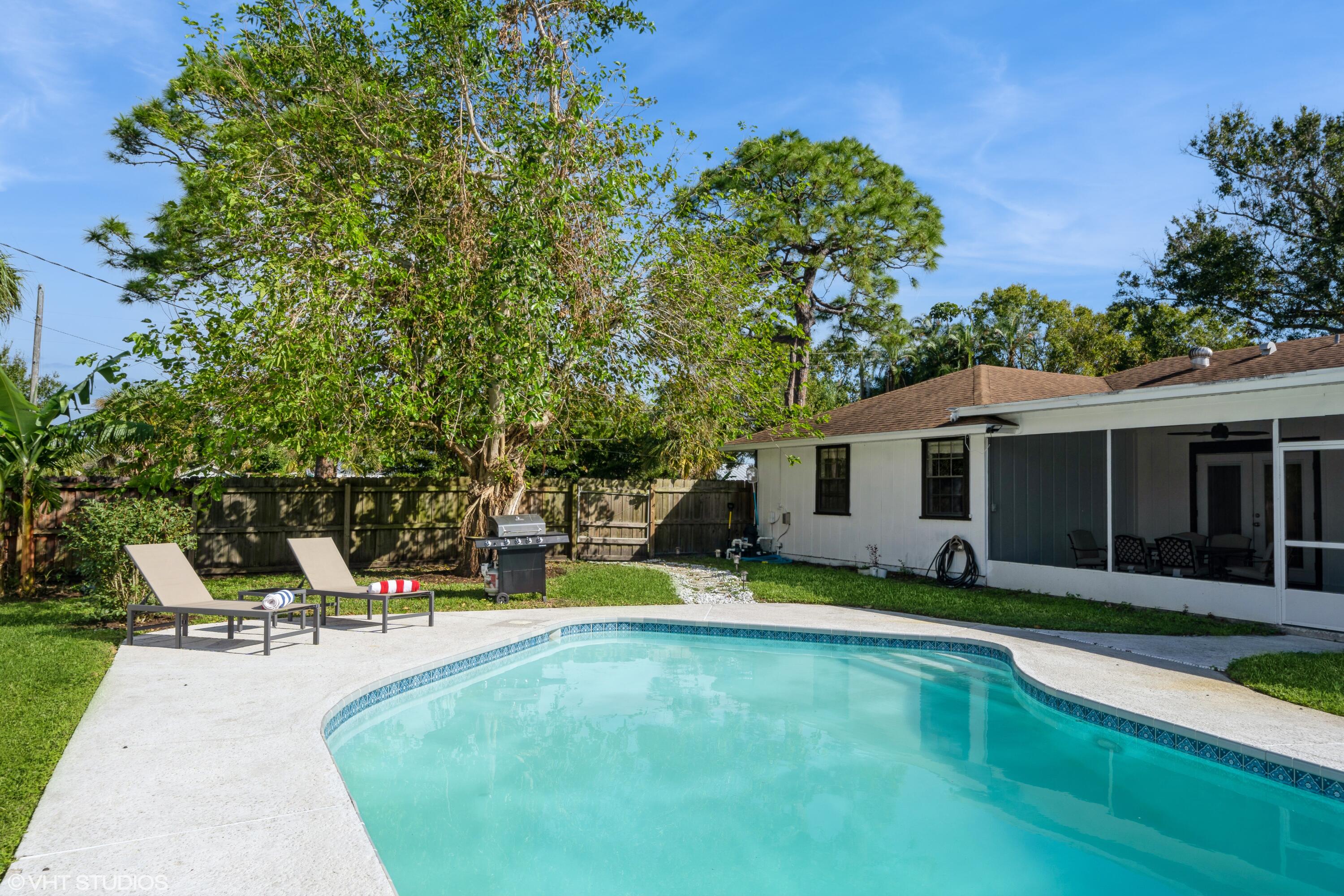 PINECREST SUB UNIT 1 - Residential