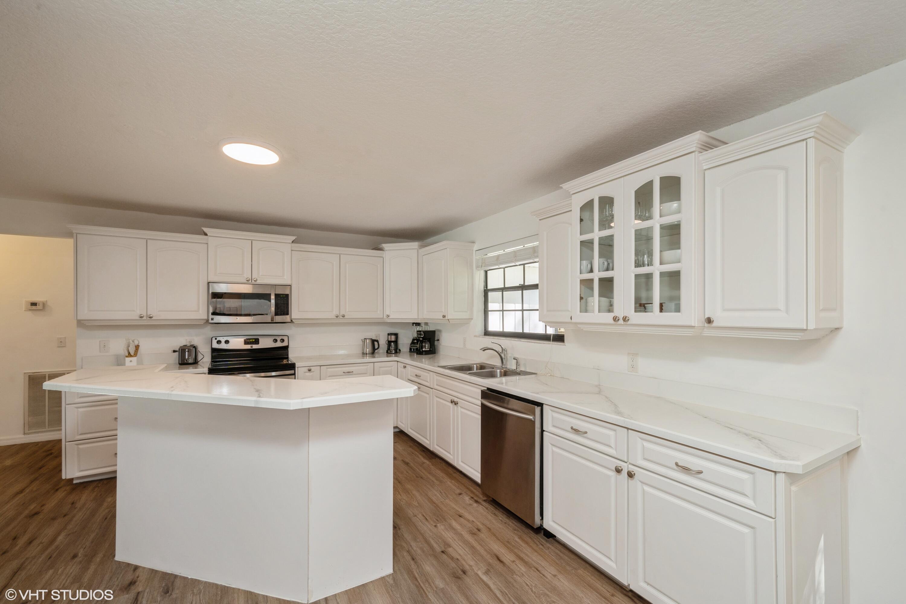 PINECREST SUB UNIT 1 - Residential