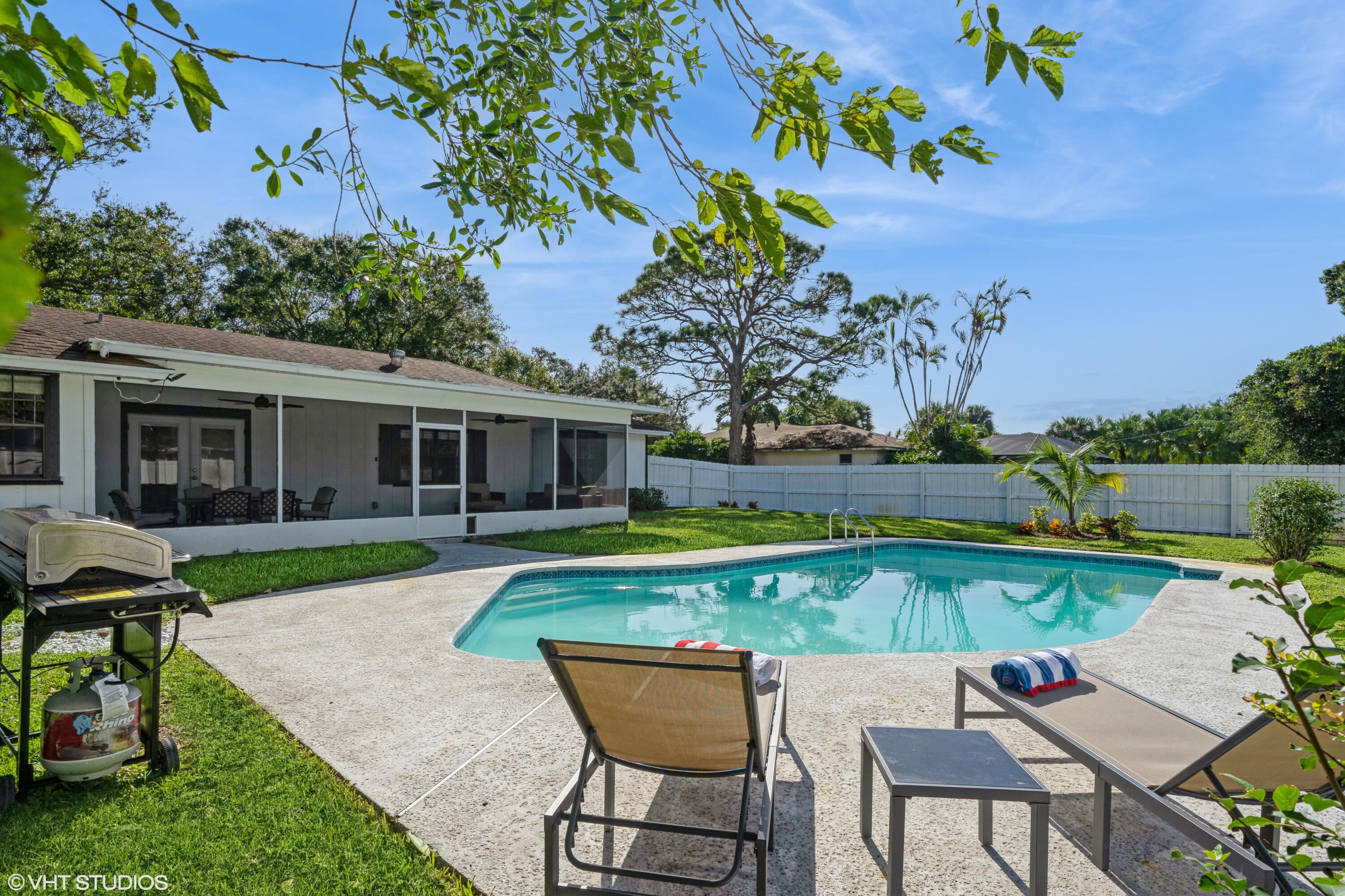 PINECREST SUB UNIT 1 - Residential
