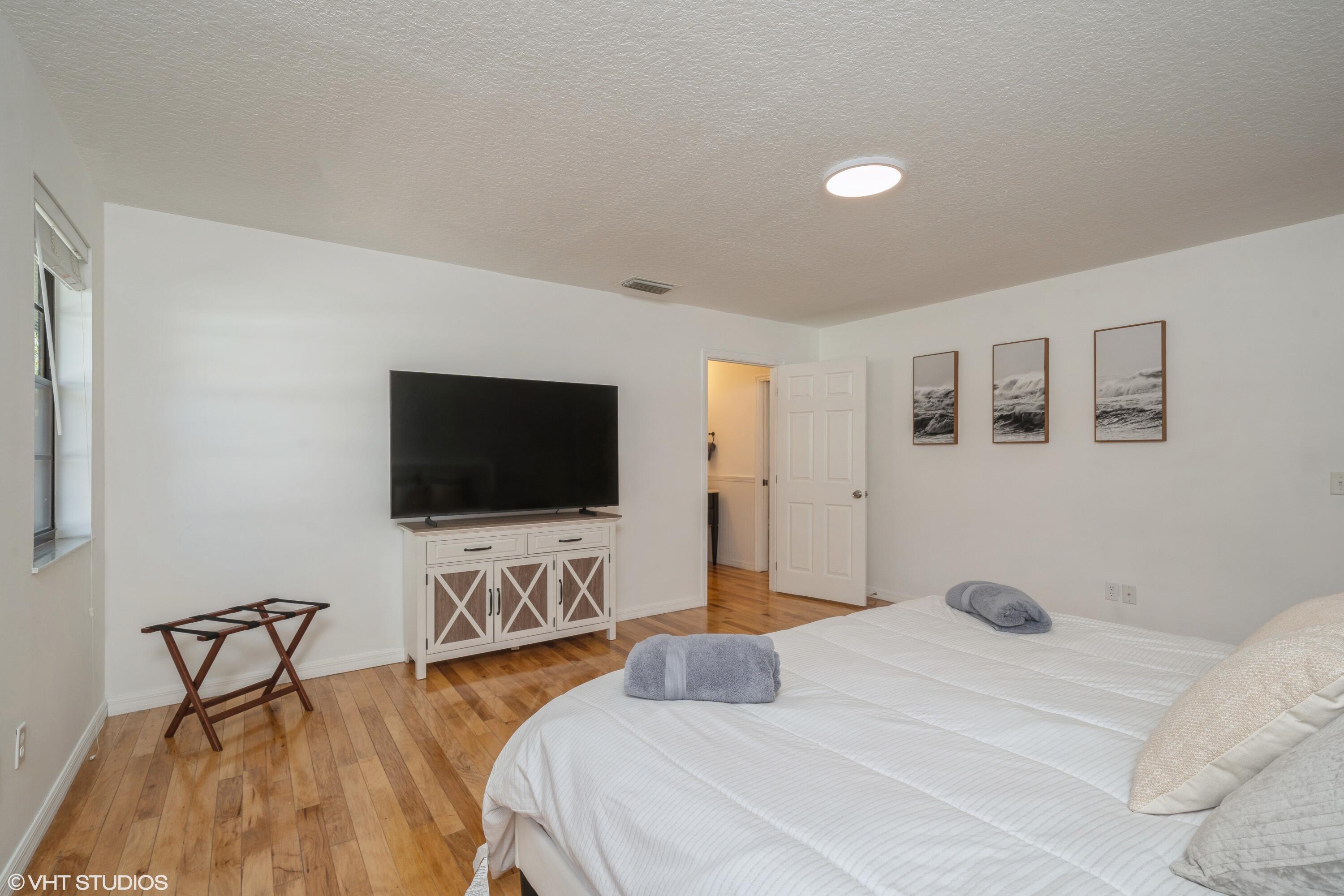 PINECREST SUB UNIT 1 - Residential