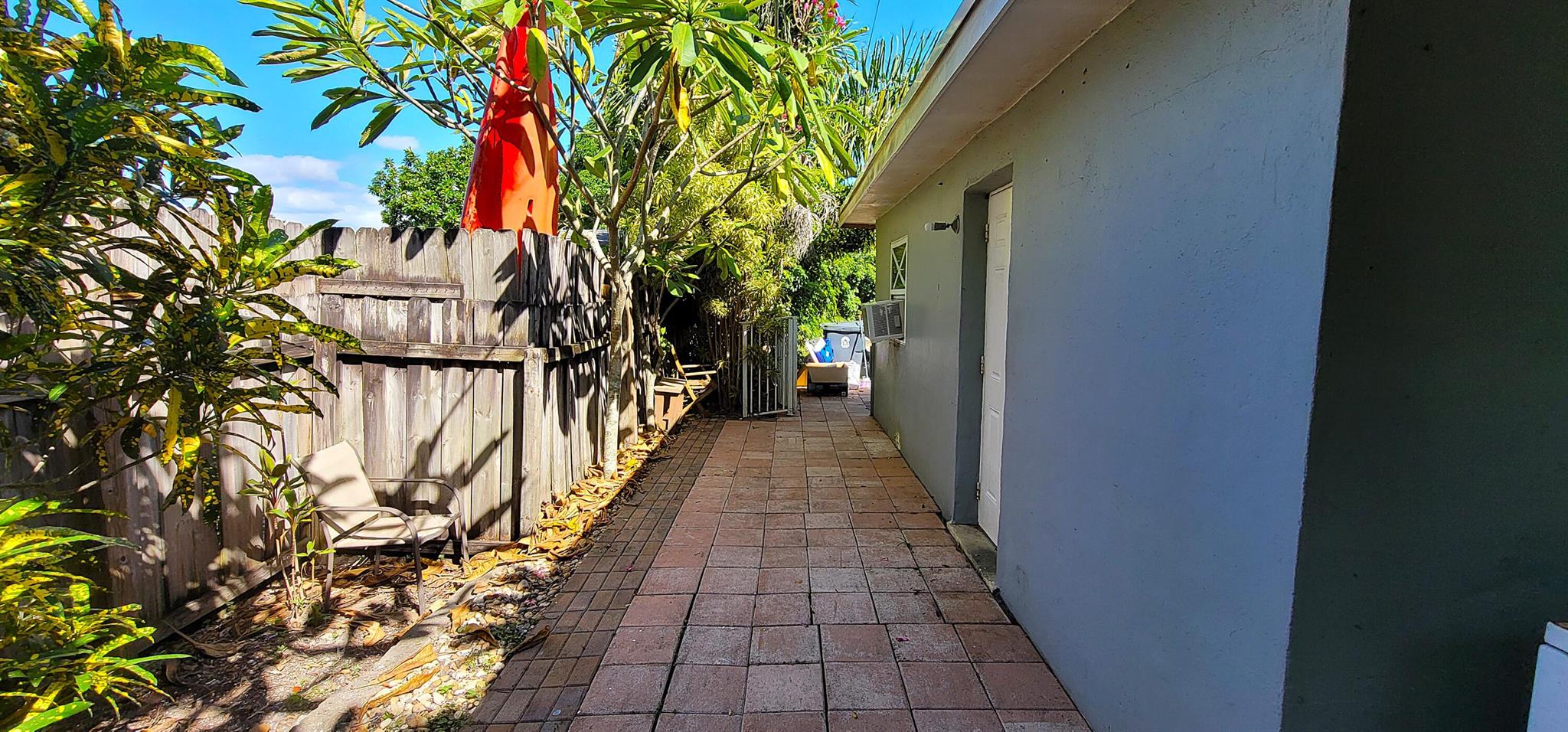 SUNNY ACRES SUBURBAN HOME - Residential Lease