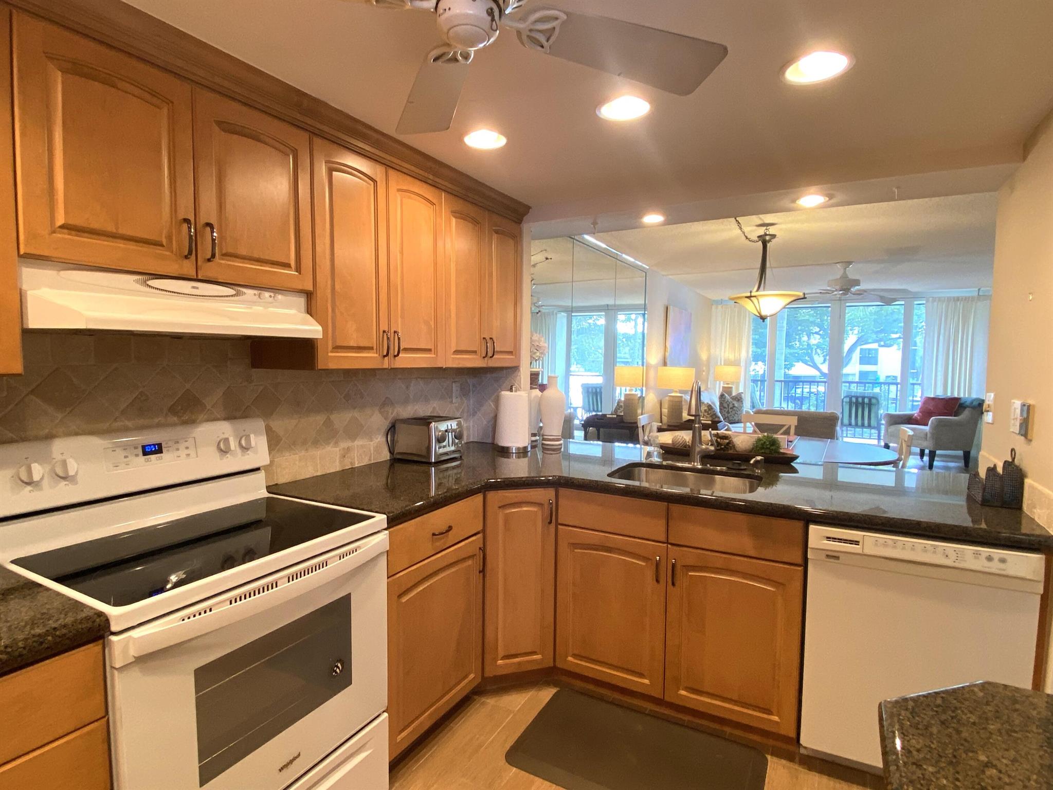 7 Royal Palm Way 202