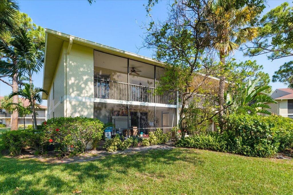 Photo of 6547 Chasewood Drive #G, Jupiter, FL 33458 (MLS # R10992286)
