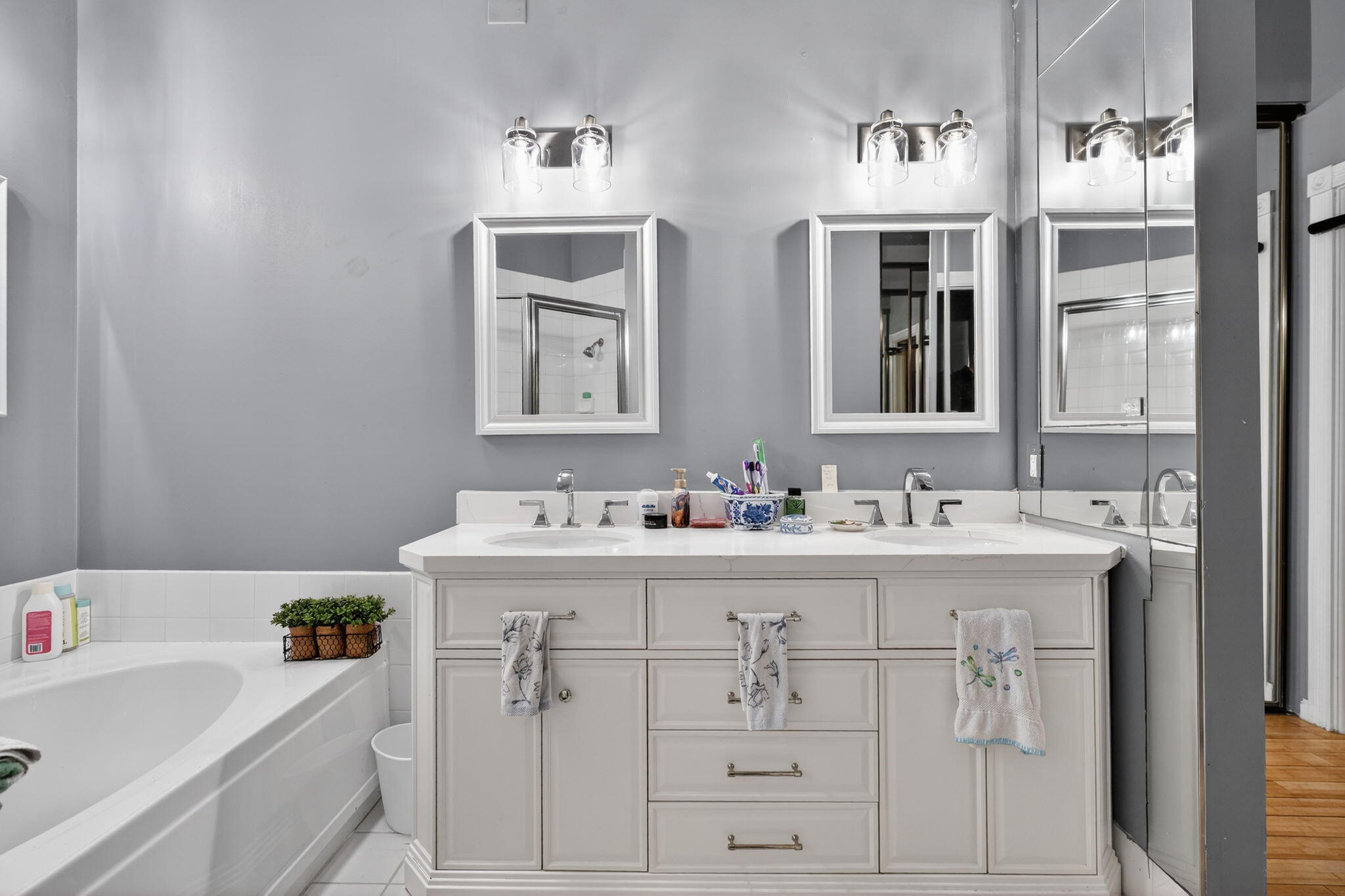 OAKS OAKS EAST 1 - Residential