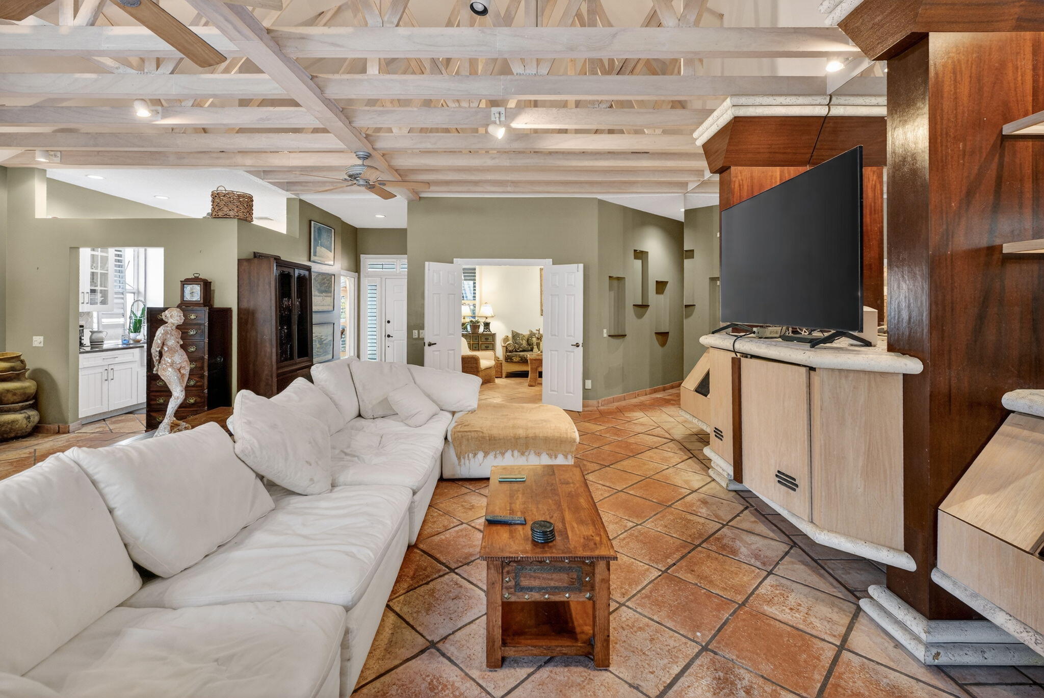 OAKS OAKS EAST 1 - Residential