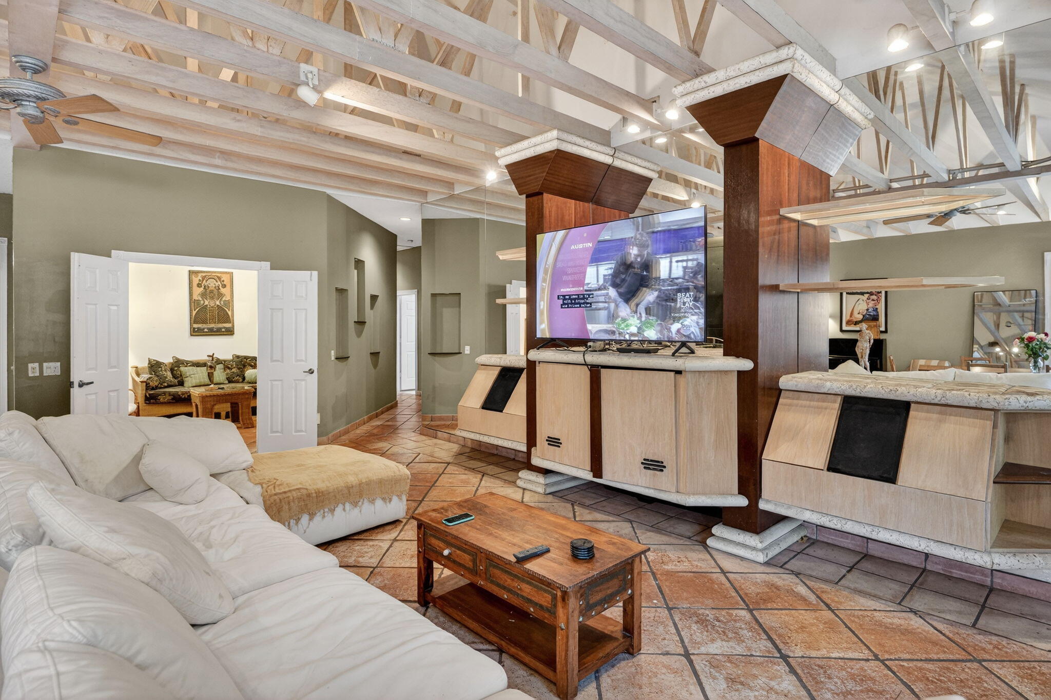 OAKS OAKS EAST 1 - Residential