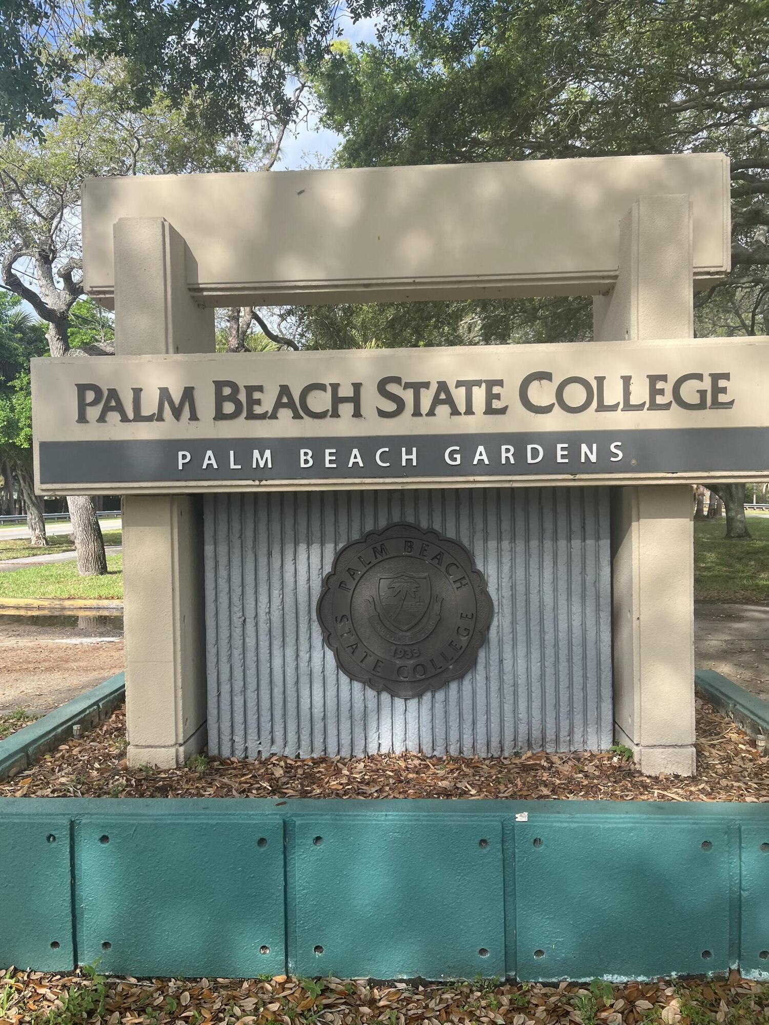 OAKS OAKS EAST 1 - Residential