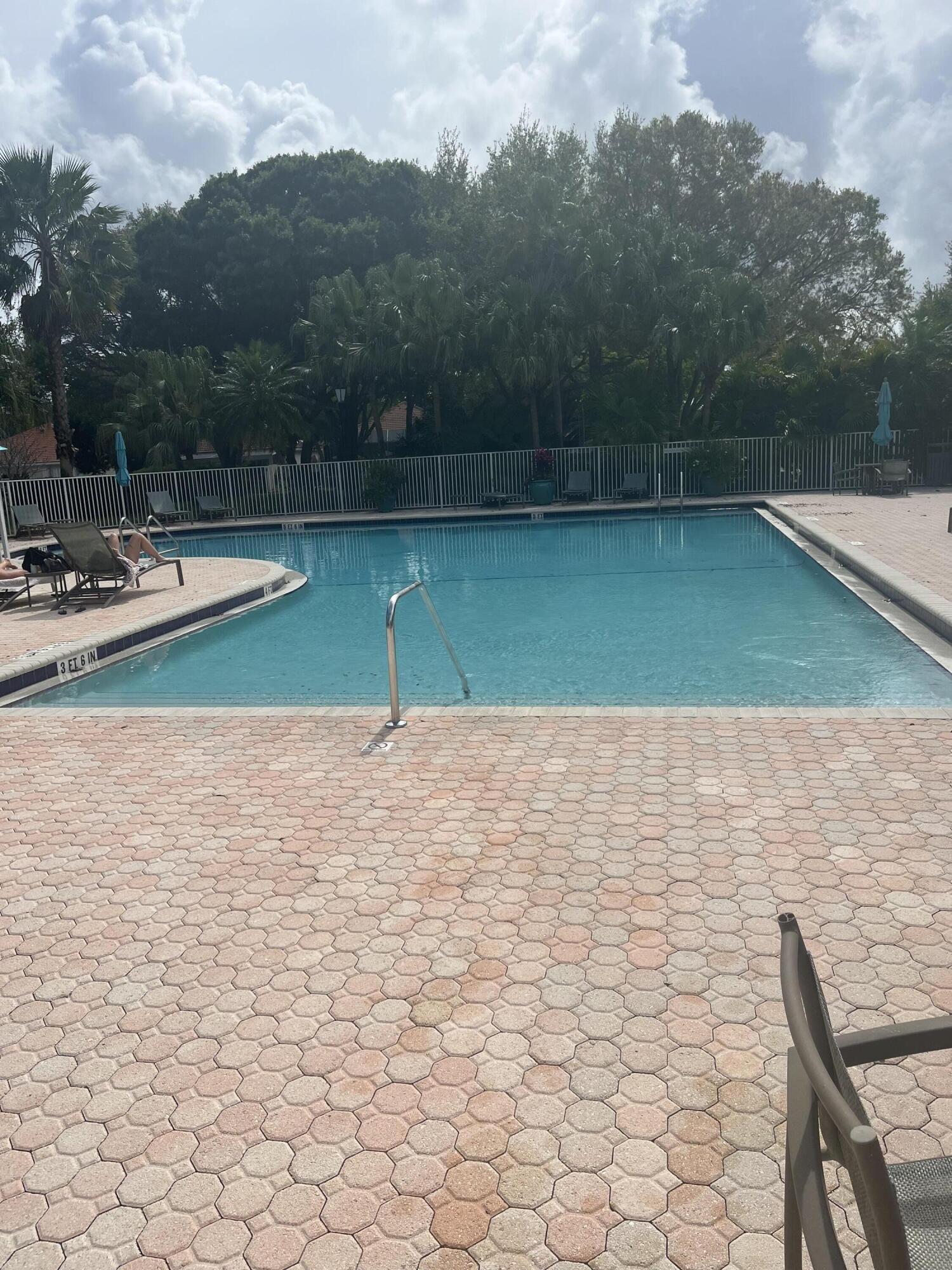 OAKS OAKS EAST 1 - Residential