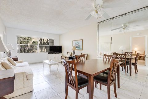 A home in Lauderdale Lakes