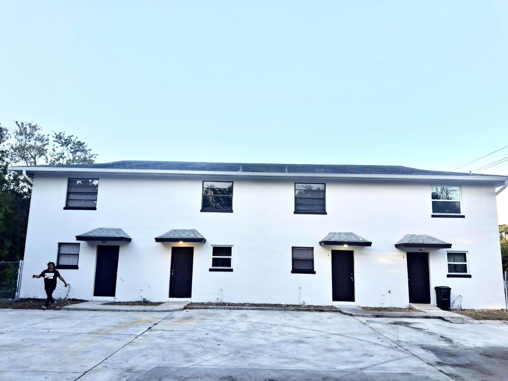 Photo of 910 Wagner Place #2, Fort Pierce, FL 34982 (MLS # B26007912)