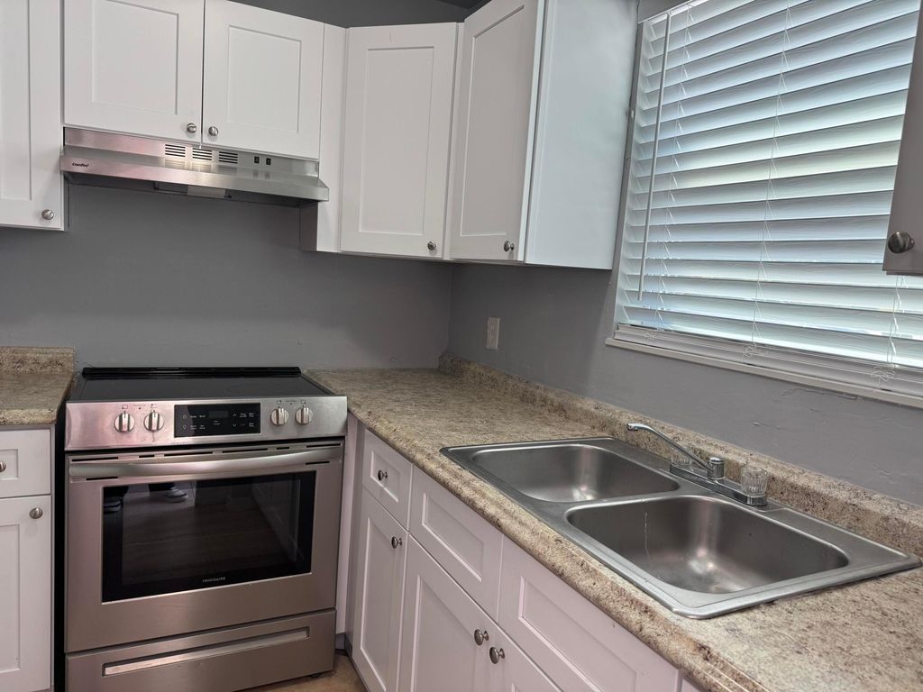 Photo of 910 Wagner Place #2, Fort Pierce, FL 34982 (MLS # B26007912)