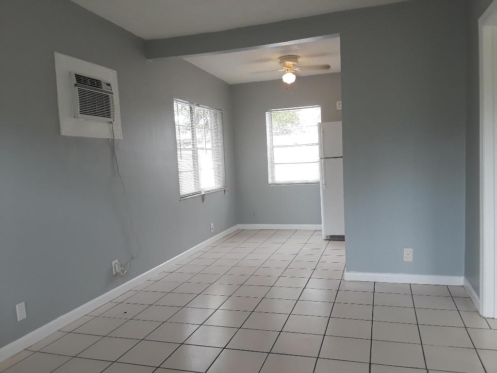 EASTVIEW MANOR - Residential Lease