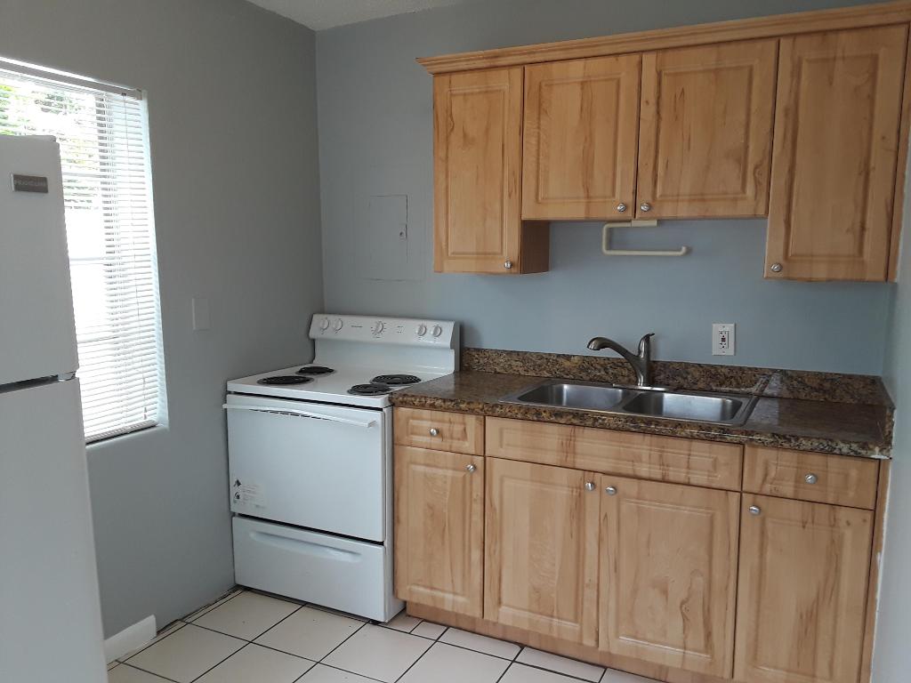 EASTVIEW MANOR - Residential Lease