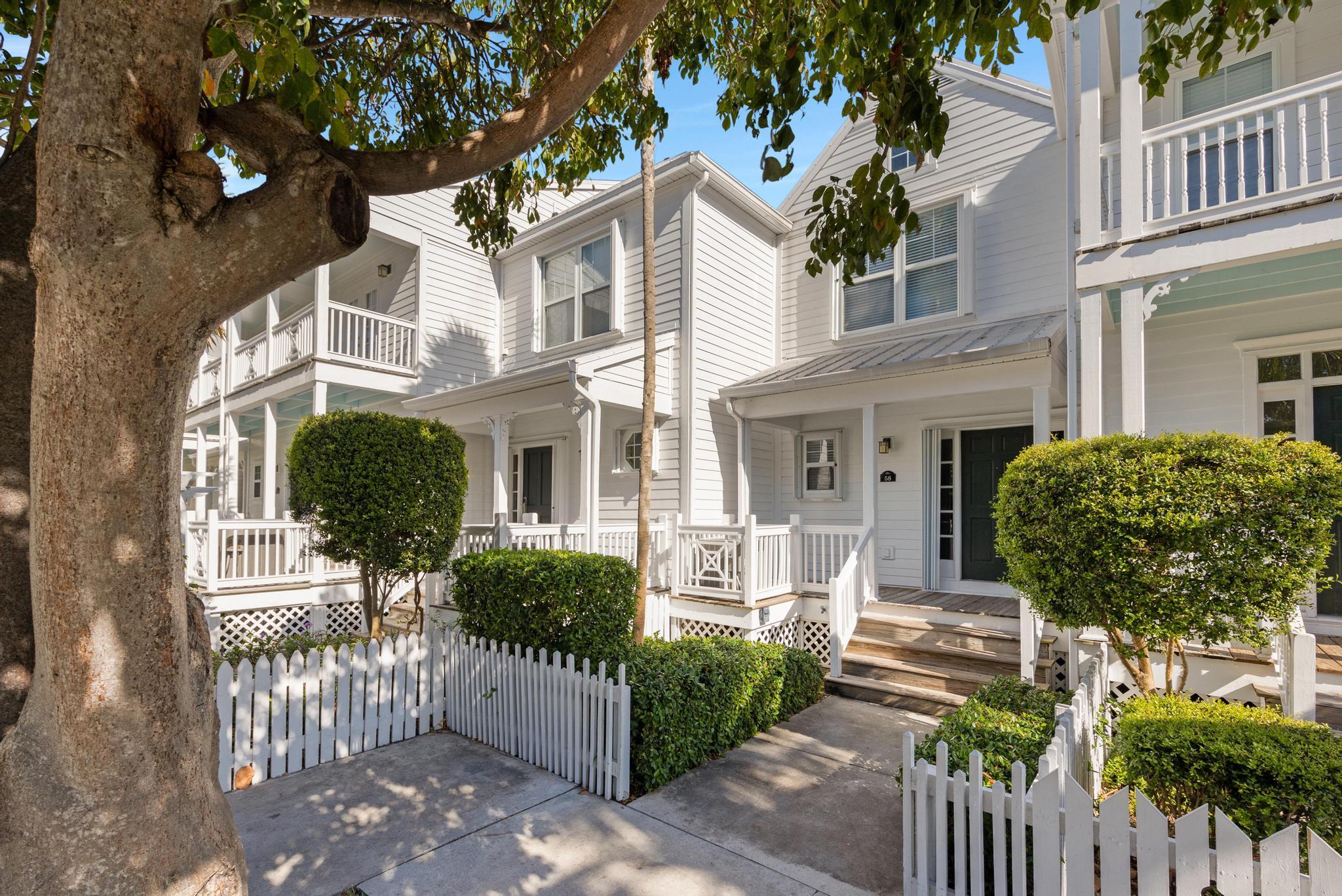 Tranquility Bay Beach Hou - Residential