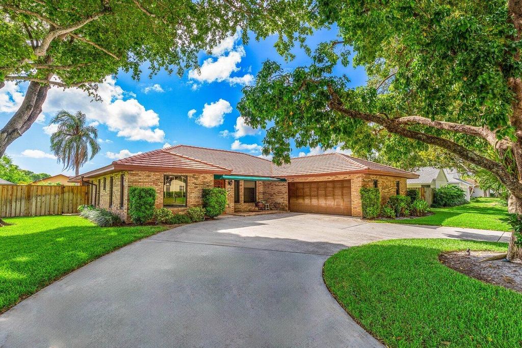 Photo of 21792 Mountain Sugar Lane, Boca Raton, FL 33433 (MLS # R11109265)