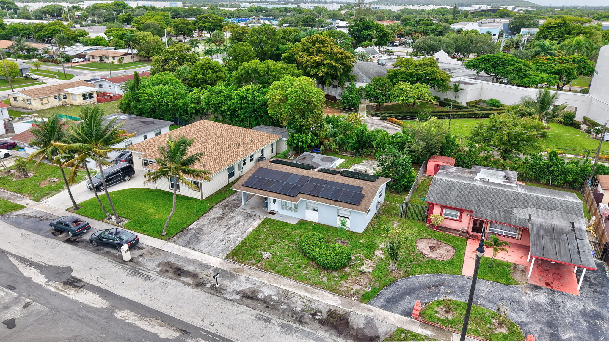 2341 NW 12th Court, Pompano Beach, FL, 33069/$360,000 2 2341 NW 12th Court