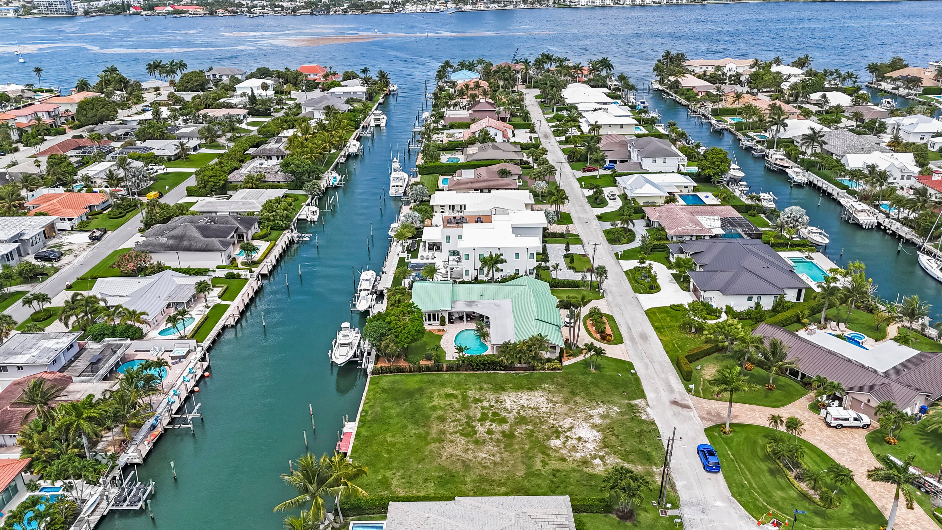 1121 Coral Way