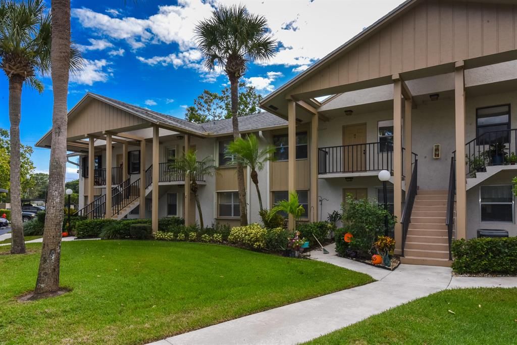 Photo of 3031 SE Aster Lane #607, Stuart, FL 34994 (MLS # R10758509)