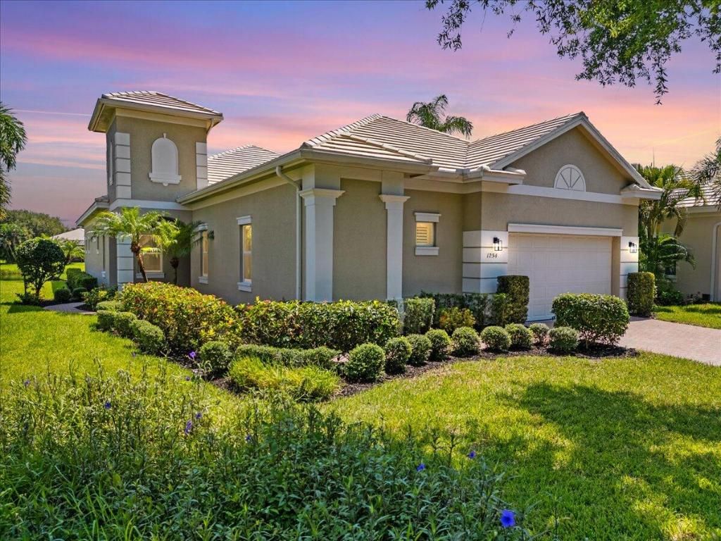 Photo of 1254 River Reach Drive, Vero Beach, FL 32967 (MLS # R11150618)