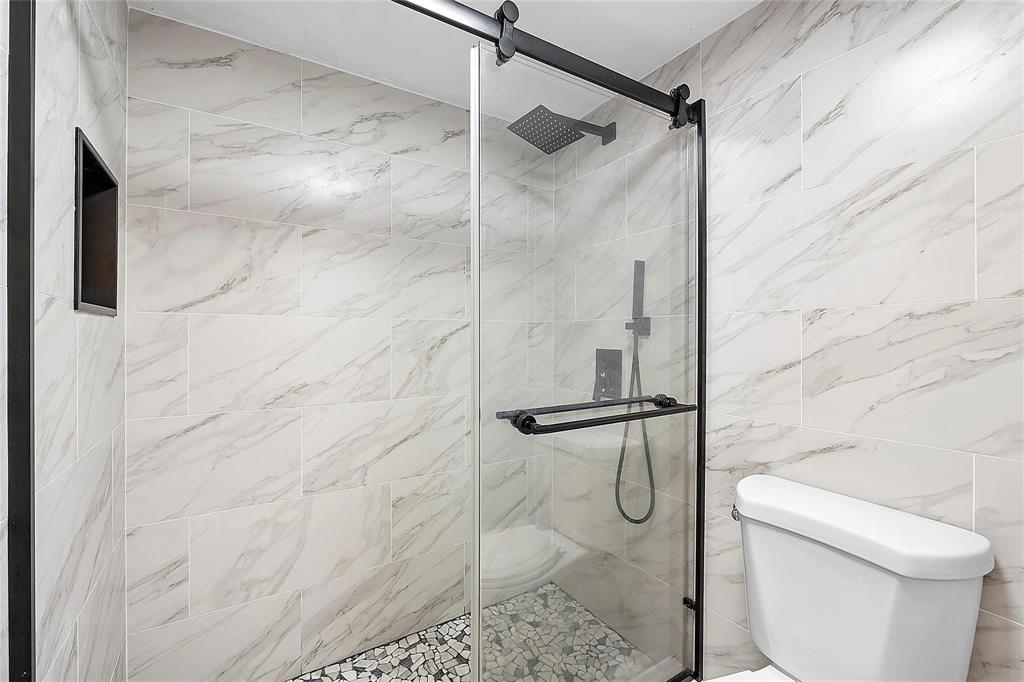 3955 N Nob Hill Road 404