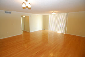 FLAGLER POINTE CONDOMINIU - Residential Lease