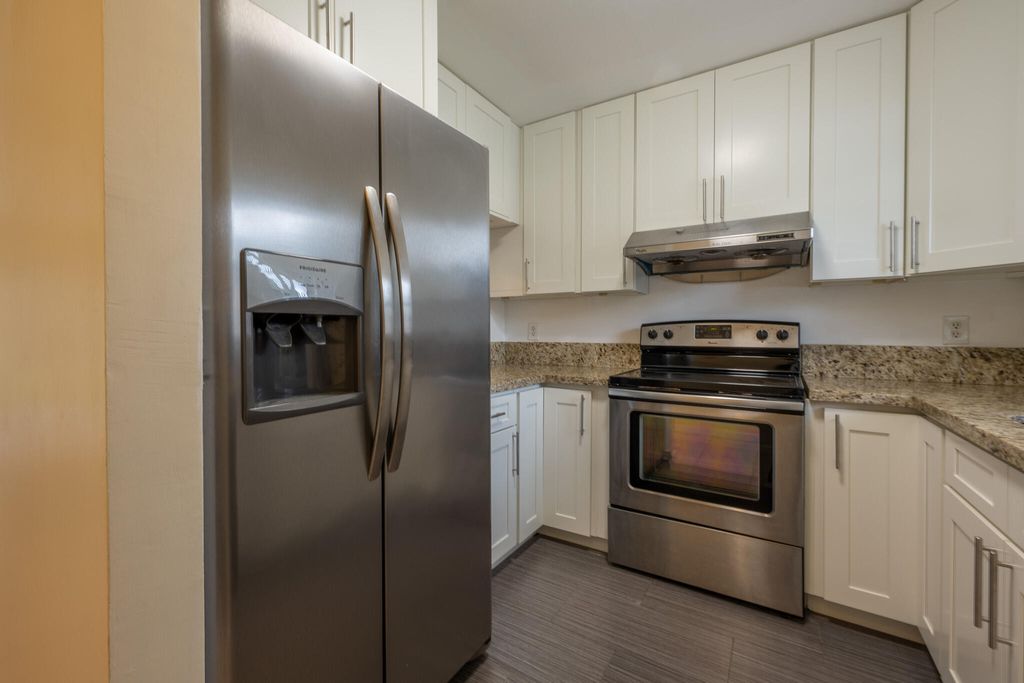 Photo of 24 Via De Casas Norte, Boynton Beach, FL 33426 (MLS # R10945295)