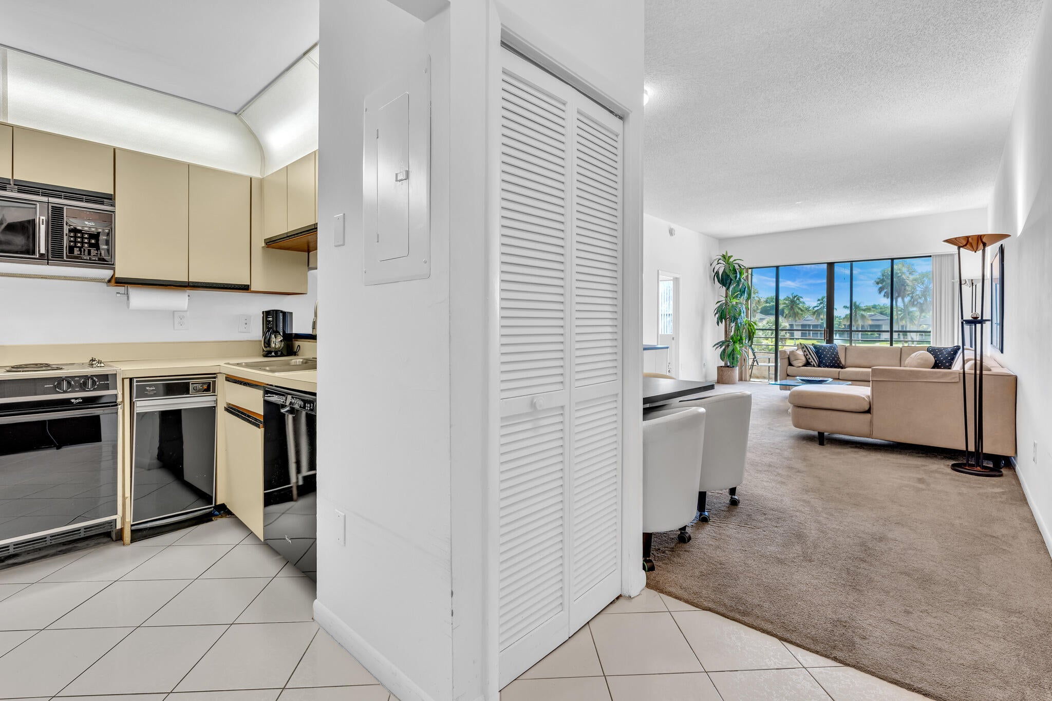 7508 LA PAZ Boulevard 204