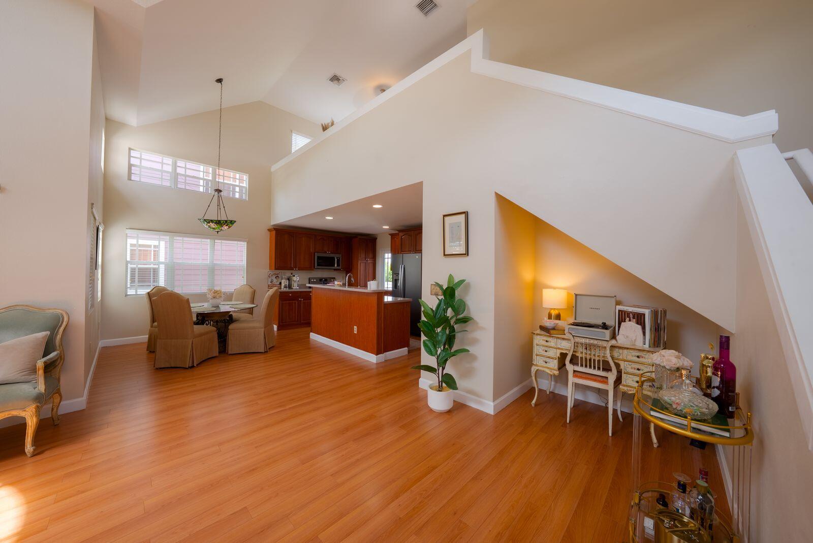 COTTAGES/THE LAKE - Residential Lease