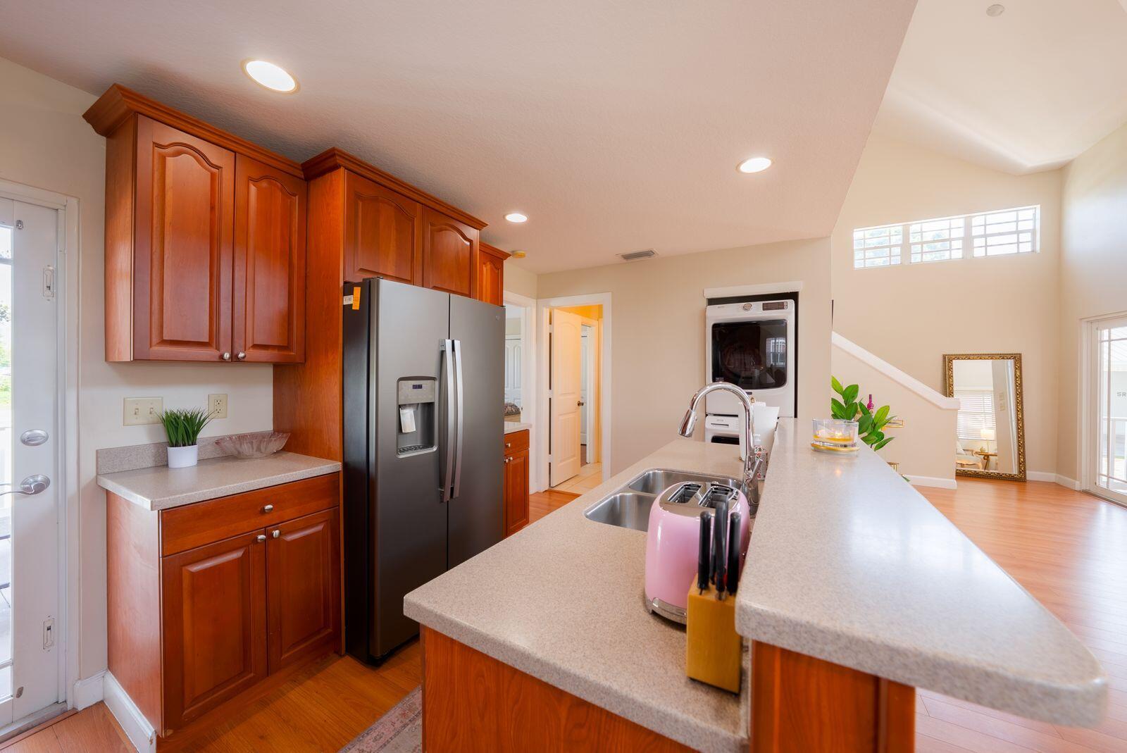 COTTAGES/THE LAKE - Residential Lease