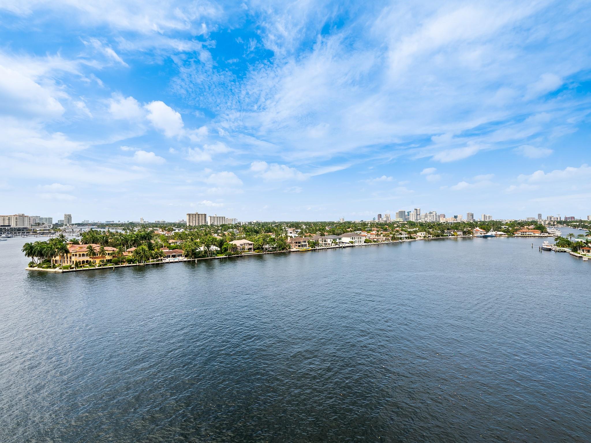 435 Bayshore Dr 703