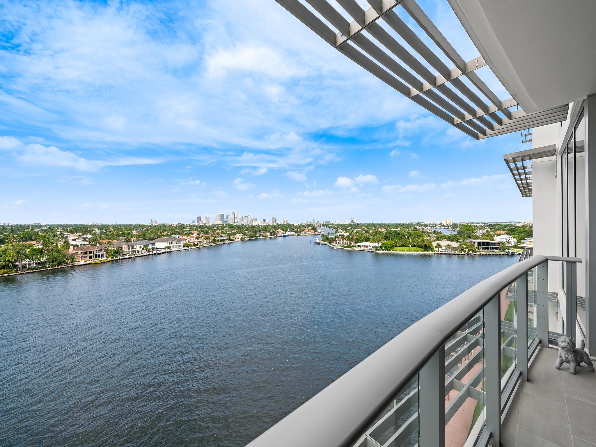 435 Bayshore Dr 703
