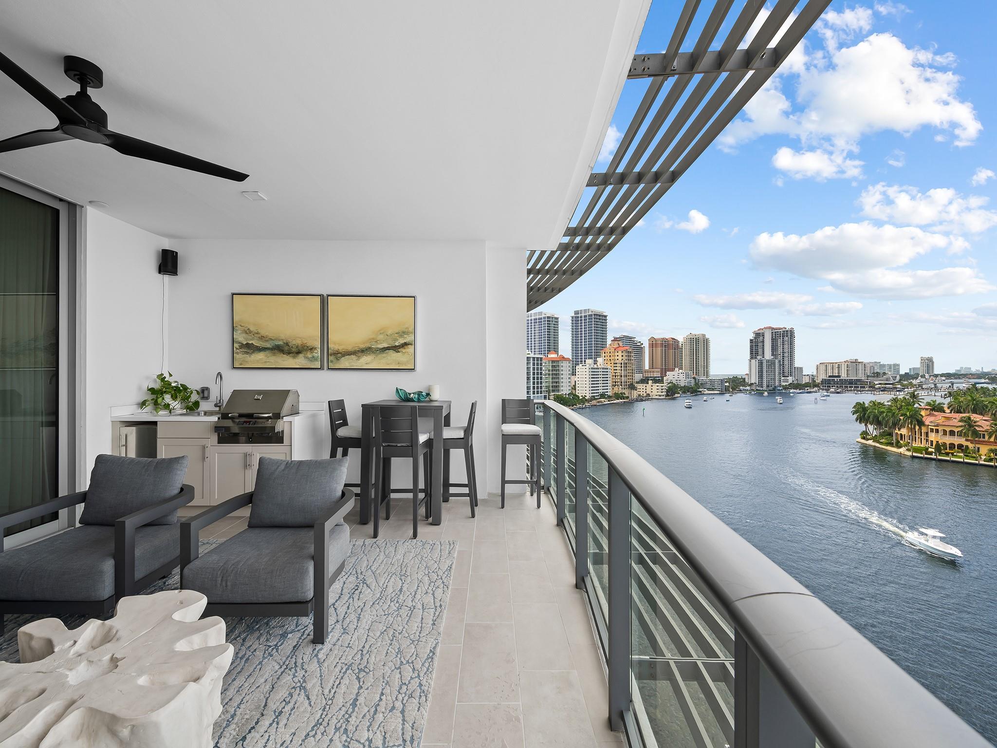 435 Bayshore Dr 703