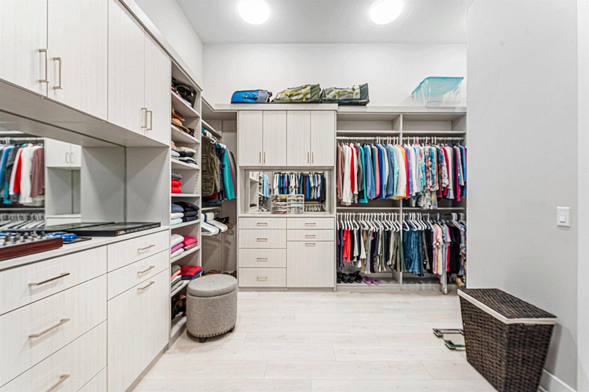 ARTISTRY - Residential